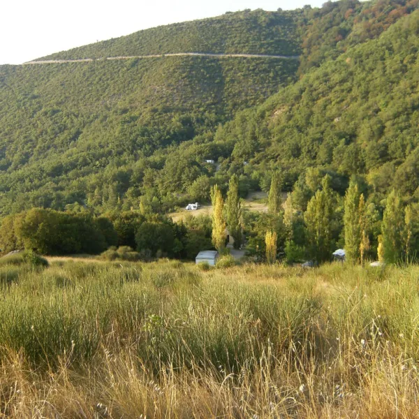 camping-naturistes-domaine-de-lambeyran-lodeve-xnn83