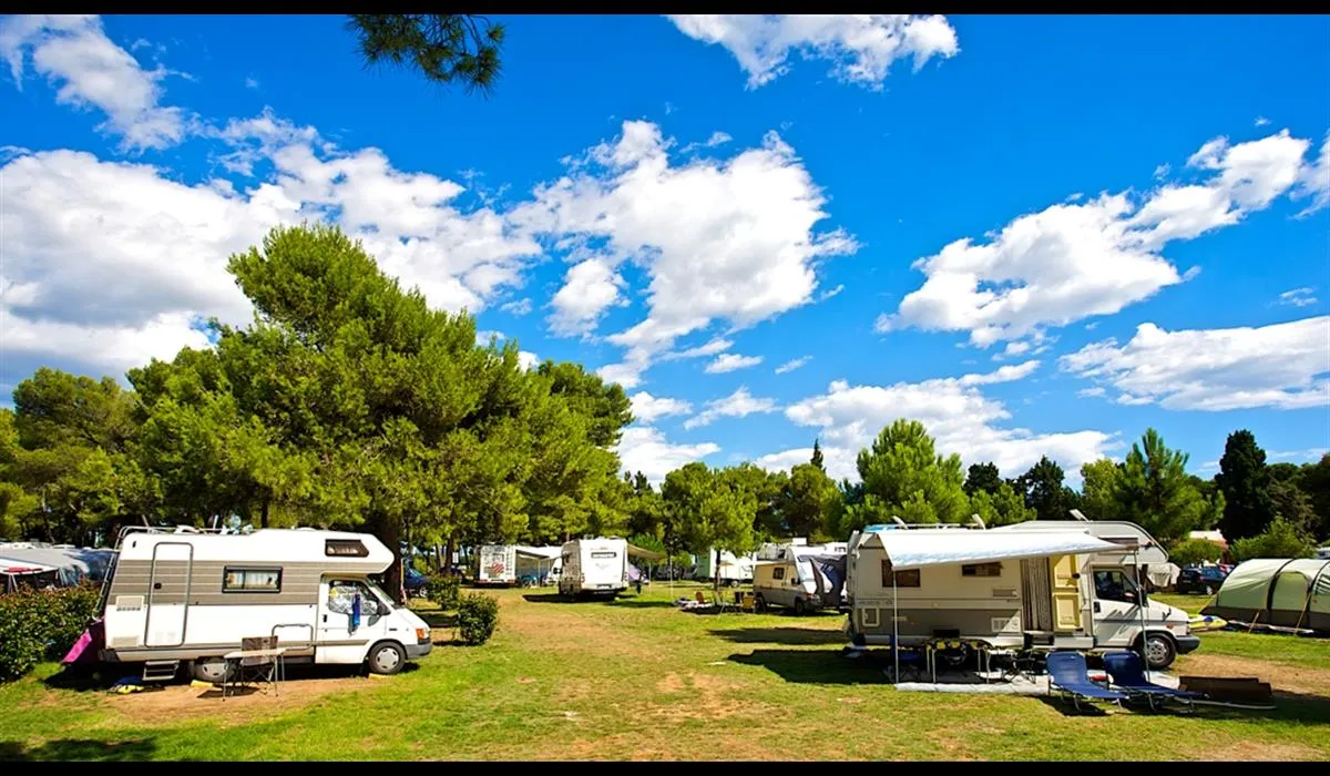 camping-stoja-pula-8kgqz