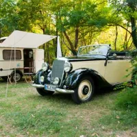 camping-universal-rochegude-mhiyg
