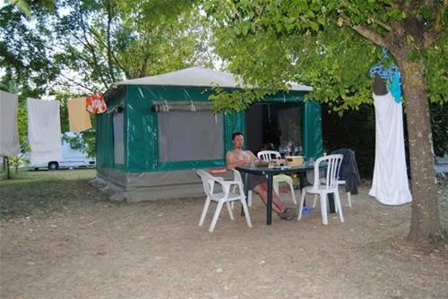 camping-universal-rochegude-qqm5d