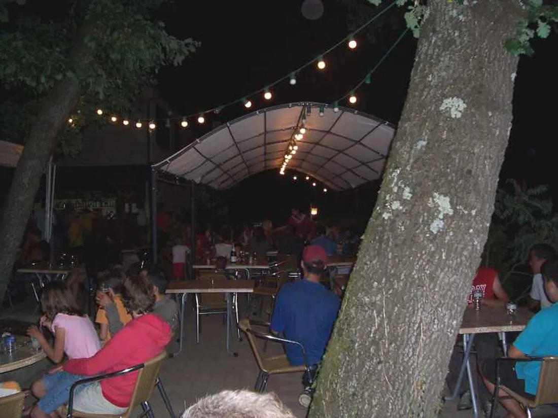 camping-universal-rochegude-zcekp