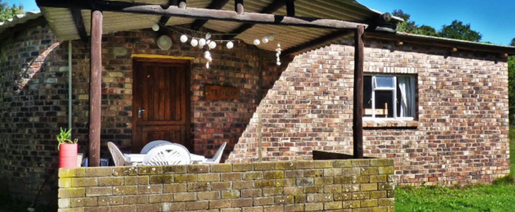 Woody Cape Backpackers and Nature Lodge