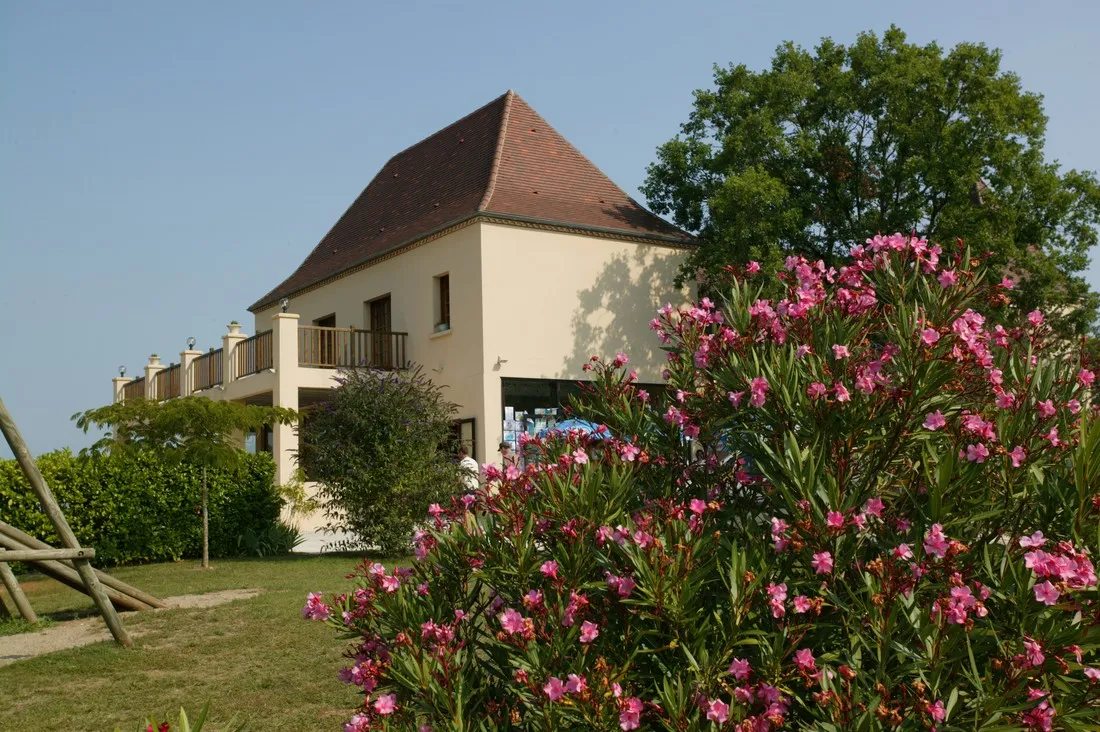 camping-le-daguet-saint-laurent-la-vallee-ckja5