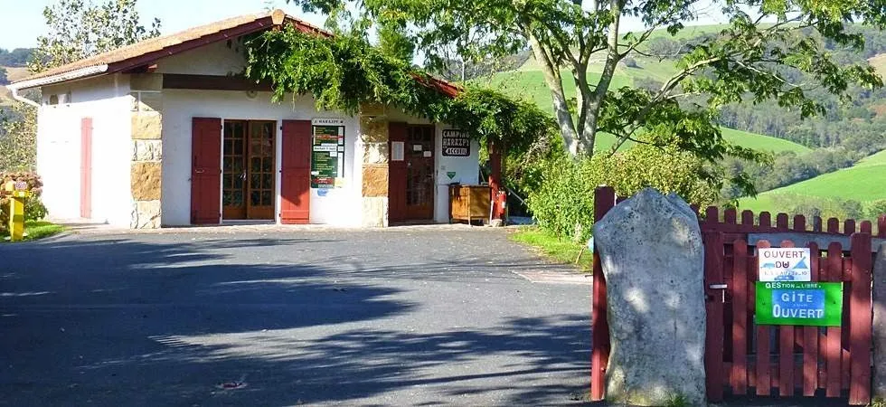 camping-aire-naturelle-de-zaldua-georges-ainhoa-p2qmt