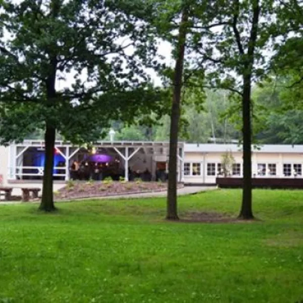 bad-sonnenland-ferienpark-und-campingplatz-moritzburg-bei-dresden-pybg0