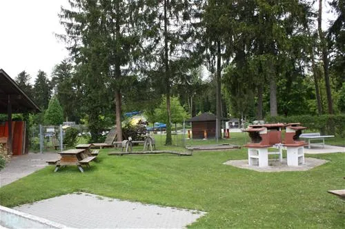 waldcamping-feldkirch-feldkirch-qblsn
