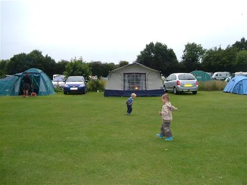 green-pastures-caravan-park-romsey-5azwv