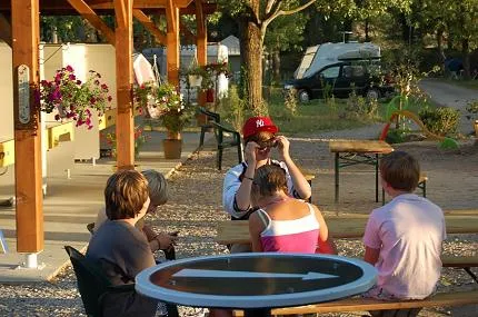 camping-les-chapelains-drme-hzxzd