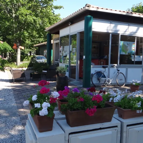 camping-municipal-les-gabarreys-pauillac-2ljlb