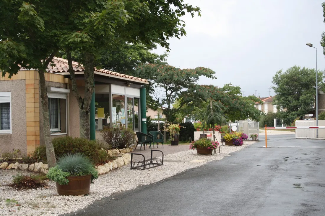 camping-municipal-les-gabarreys-pauillac-ija7i