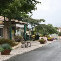 camping-municipal-les-gabarreys-pauillac-ija7i