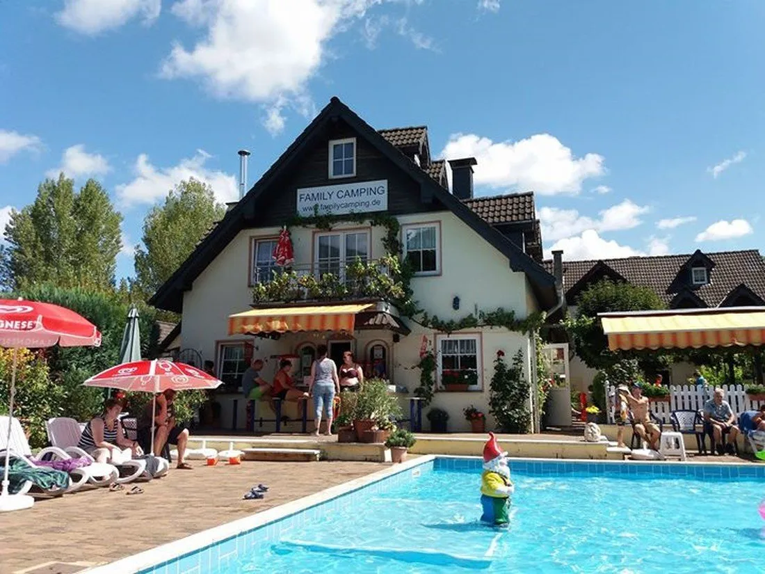 family-camping-club-mesenich-hng8s