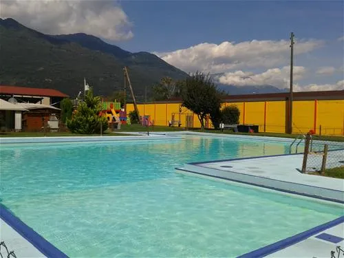 camping-pool-joghi-e-bubu-cadenazzo-j2y1c