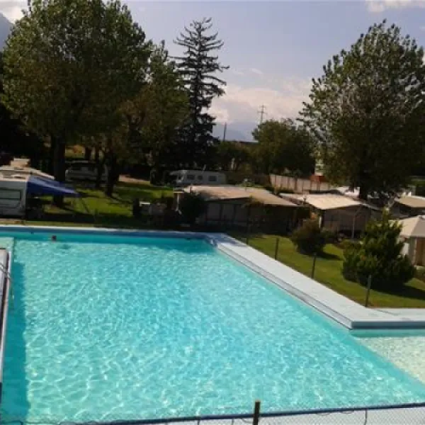 camping-pool-joghi-e-bubu-cadenazzo-ml9b4