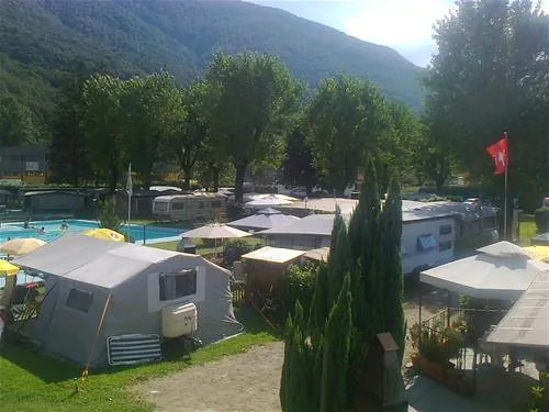 camping-pool-joghi-e-bubu-cadenazzo-xgejj