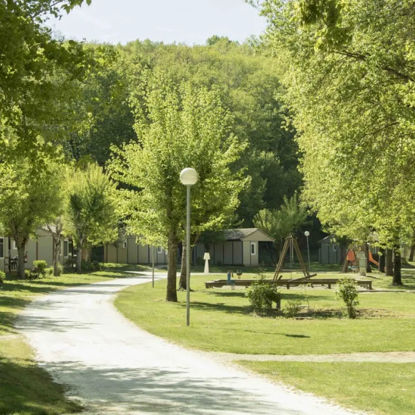 camping-village-le-moulin-de-surier-beaumontduprigord-2s0pb