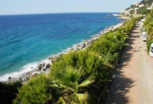 campeggio-villaggio-dei-fiori-san-remo-gaevj