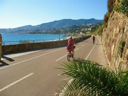 campeggio-villaggio-dei-fiori-san-remo-m9mcg