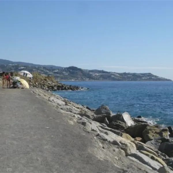 campeggio-villaggio-dei-fiori-san-remo-nqzee