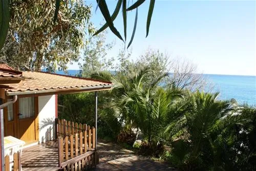 campeggio-villaggio-dei-fiori-san-remo-otwrq