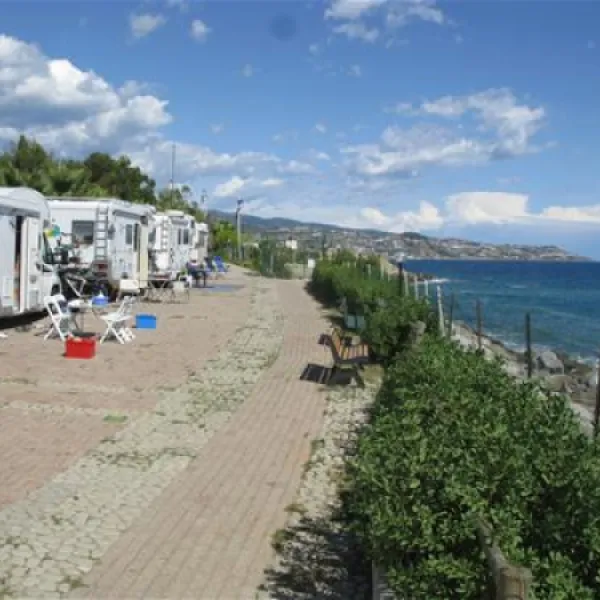 campeggio-villaggio-dei-fiori-san-remo-p1i8w