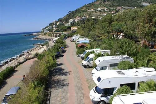 campeggio-villaggio-dei-fiori-san-remo-ttxws