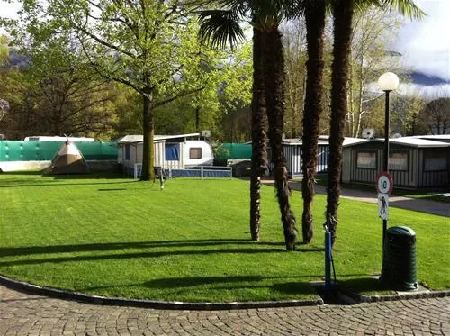 caravan-camping-miralago-sa-tenero-6vssc
