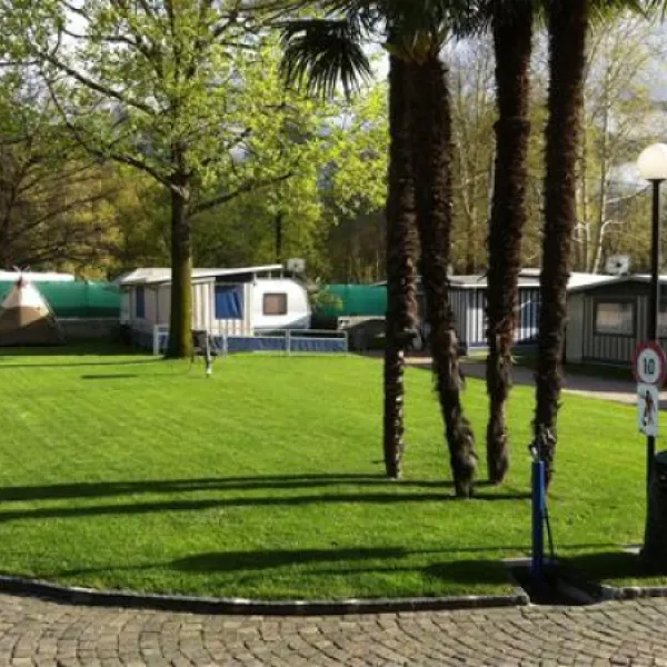 caravan-camping-miralago-sa-tenero-6vssc