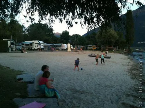 caravan-camping-miralago-sa-tenero-iuoim