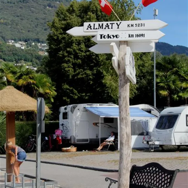 caravan-camping-miralago-sa-tenero-yodec
