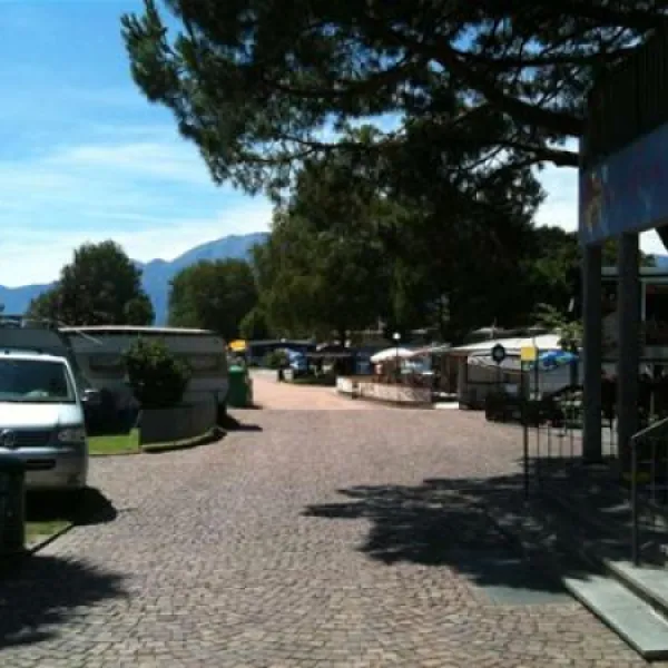 caravan-camping-miralago-sa-tenero-zywjt