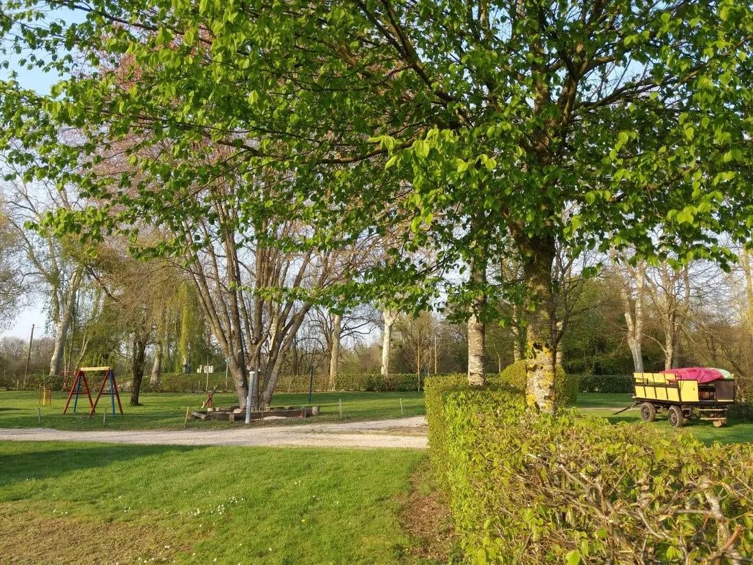 camping-lesplanade-hautesane-1plxs