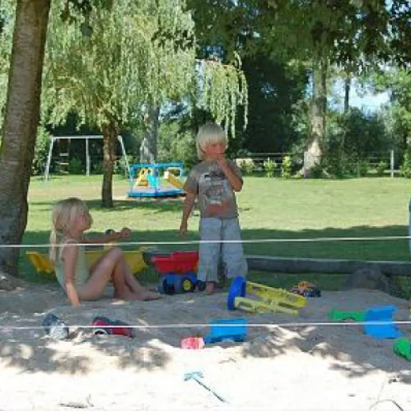 camping-lesplanade-hautesane-ilyrx