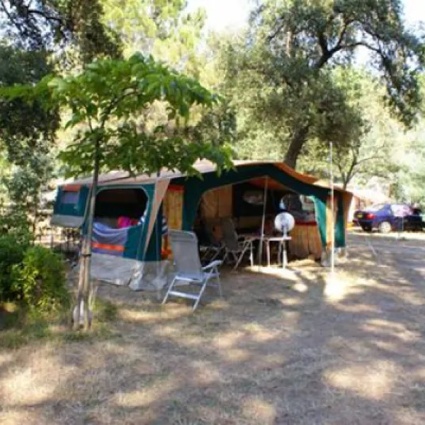 camping-la-pinede-st-genis-des-fontaines-17eeb