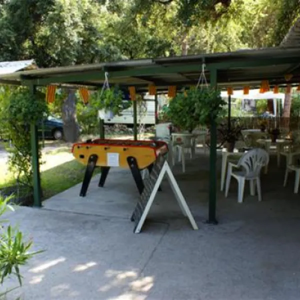 camping-la-pinede-st-genis-des-fontaines-z1yvx