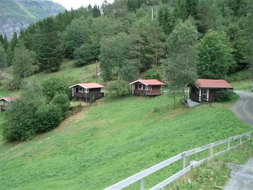 holmevik-camping-stryn-wryih
