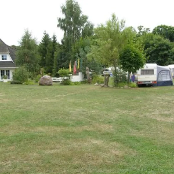 camping-hubert-goldberg-kttwh