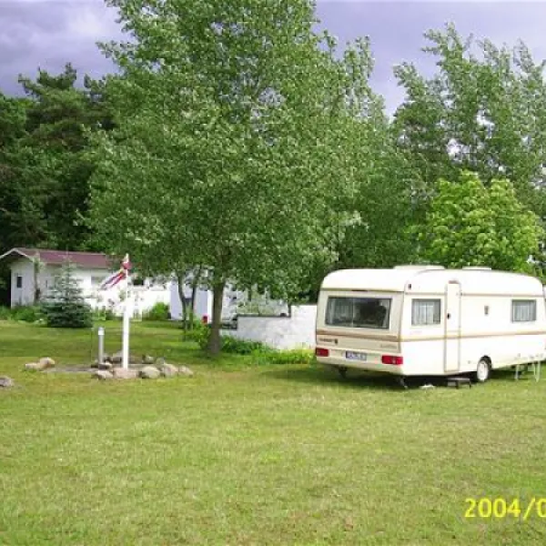 camping-hubert-goldberg-oiuau