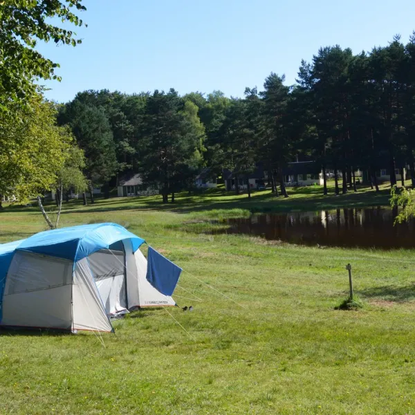 camping-municipal-du-lac-de-feyt-servires-le-chteau-n1hjt