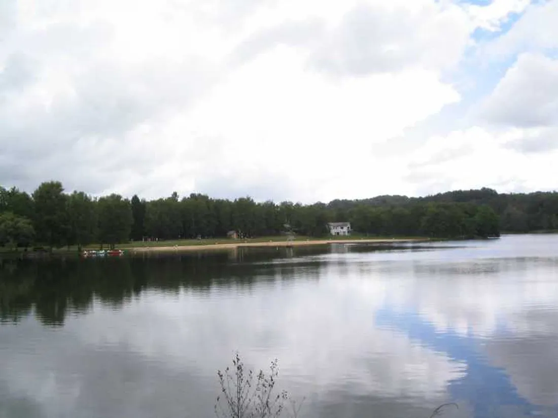 camping-municipal-du-lac-de-pontcharal-vigeois-gx9le