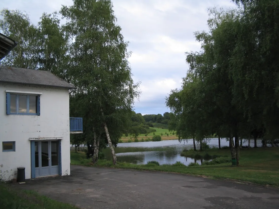 camping-municipal-du-lac-de-pontcharal-vigeois-mejfz