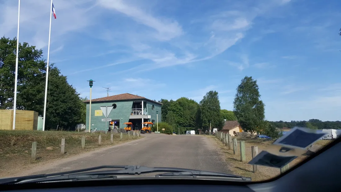 camping-des-lacs-celles-sur-plaine-rwp49