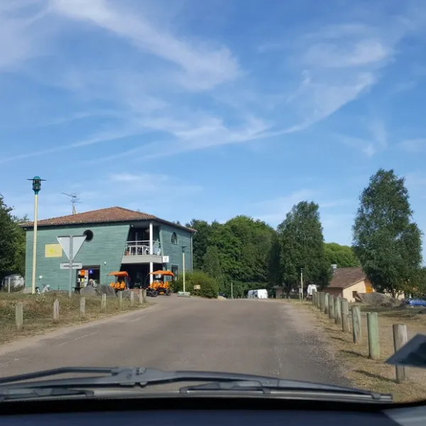 camping-des-lacs-celles-sur-plaine-rwp49