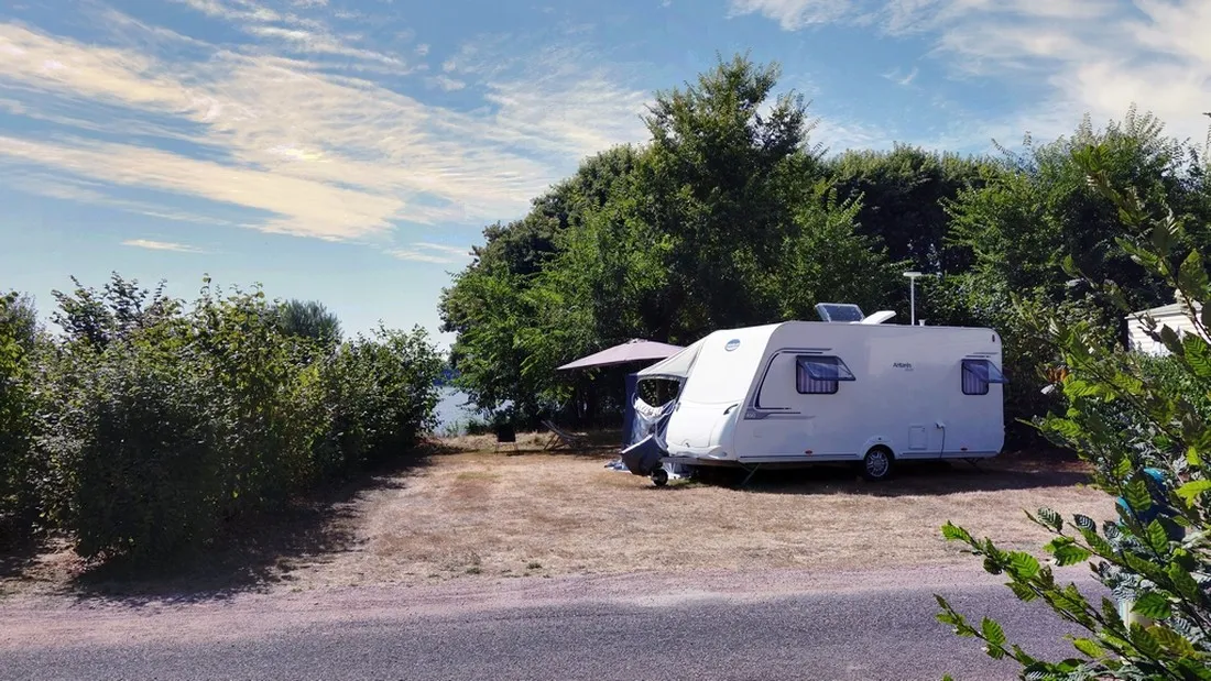 camping-des-lacs-celles-sur-plaine-ymu3c