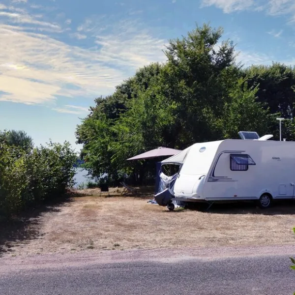 camping-des-lacs-celles-sur-plaine-ymu3c