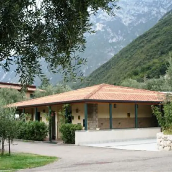 camping-claudia-malcesine-xeazo