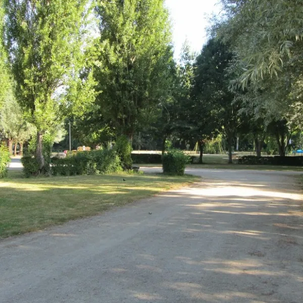 camping-municipal-du-val-de-sarthe-beaumont-sur-sarthe-82cdb