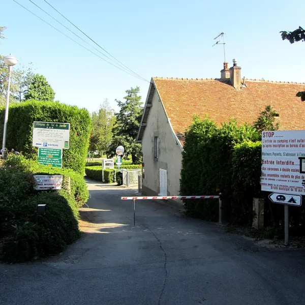 camping-municipal-du-val-de-sarthe-beaumont-sur-sarthe-khq11