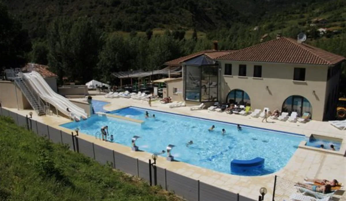 camping-les-prades-le-rozier-peyreleau-zczrw