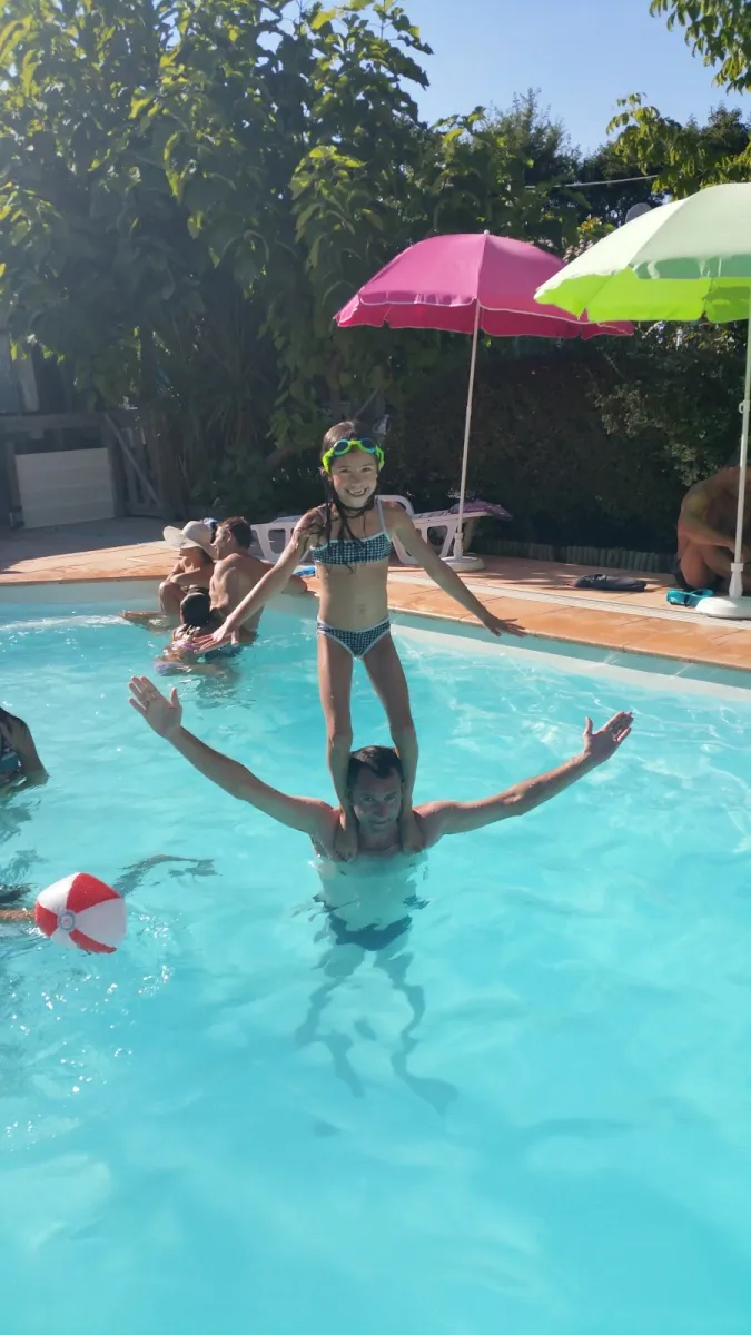 camping-le-pot-de-resine-ares-holgt